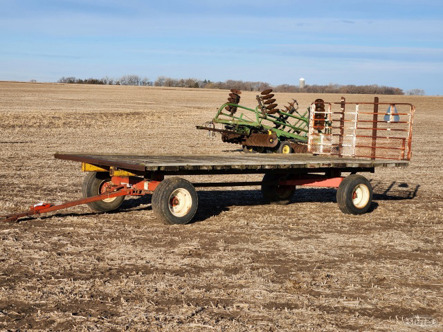 Hay wagon, 20'x108"